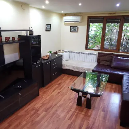 Appartement уютен етаж от къща в обеля, Sofia